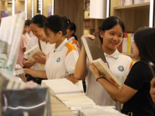 云安区中小学菜园子书吧开心采共建站亮相