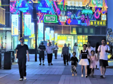 锚定“空港荟”夜间商圈，花都新雅全力升腾夜市“烟火气”