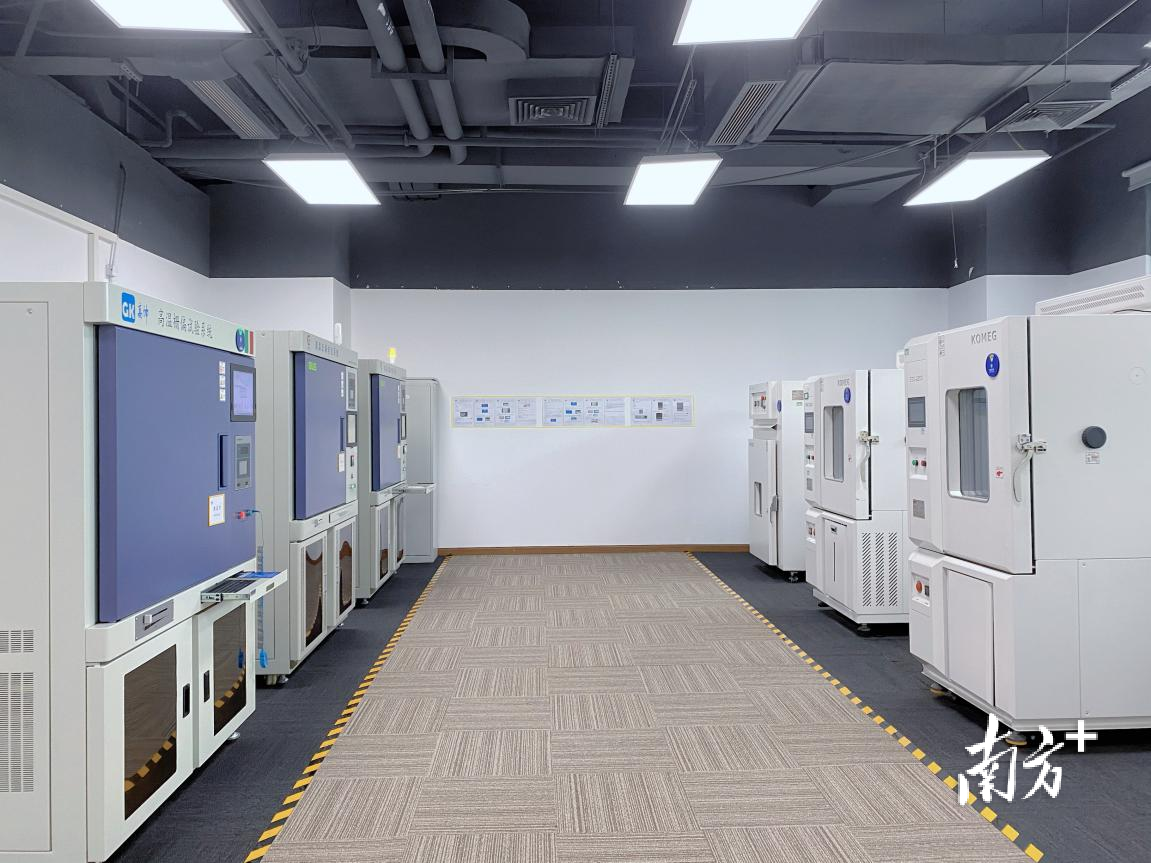 精密仪器中试验证平台。罗湛贤 拍摄 精密仪器中试验证平台。罗湛贤 拍摄