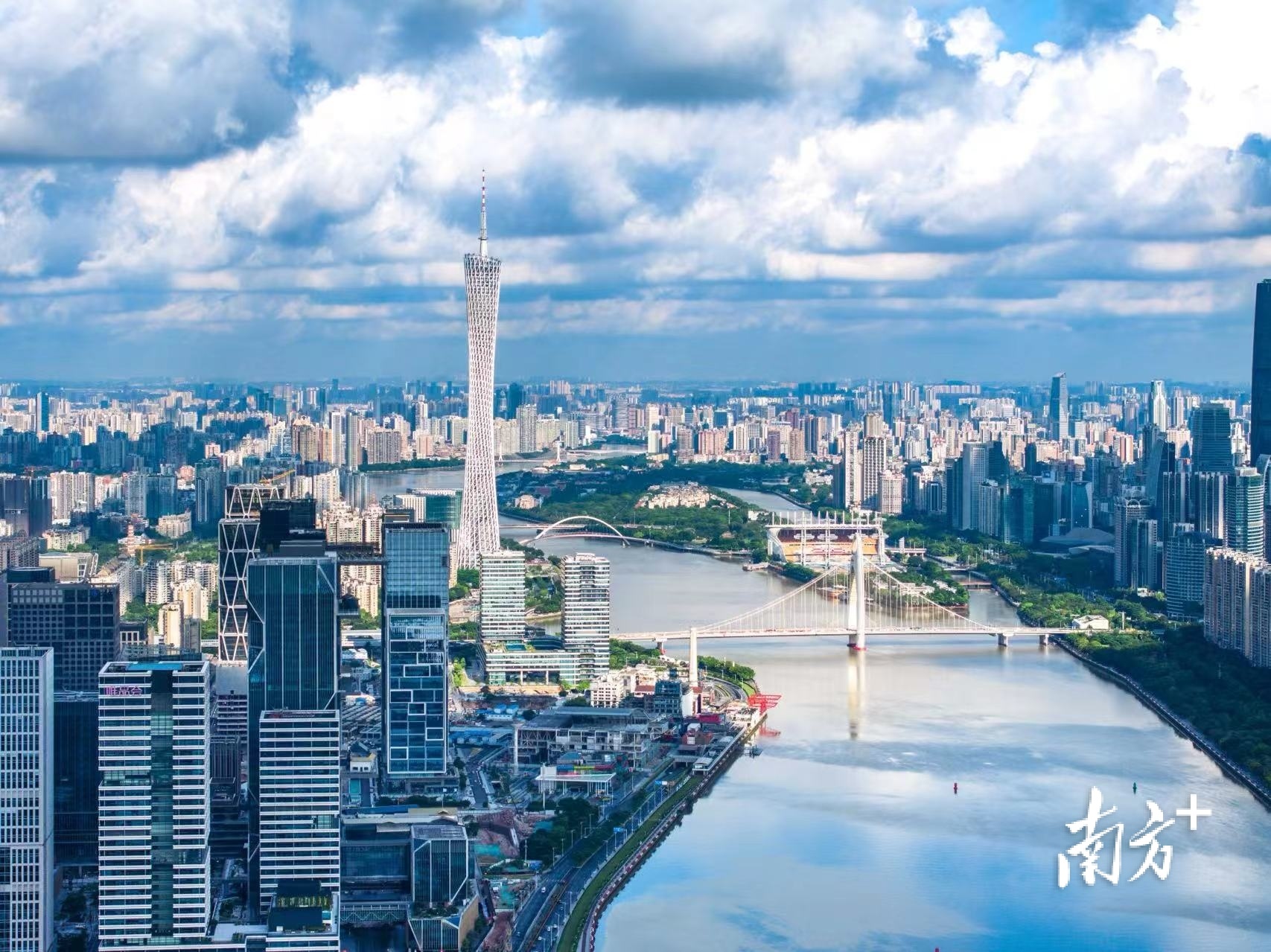 广州，矢志以新的出发续写新的辉煌。苏韵桦 摄