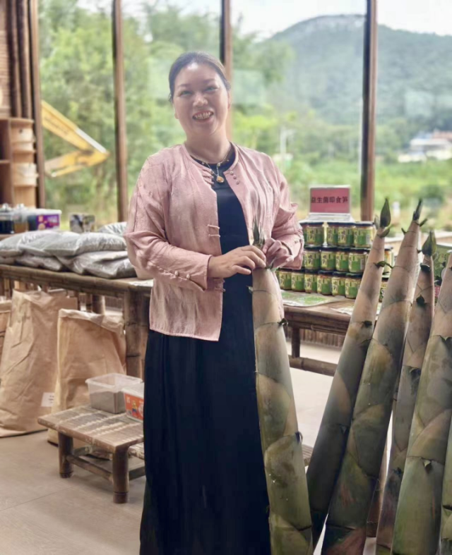 廣東創(chuàng)德新竹業(yè)有限公司董事長王華珍,。