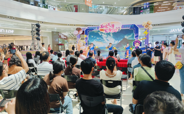 “品味天等，农香江门”2024年天等县名特优农产品展销会在江门市蓬江万达广场举办。