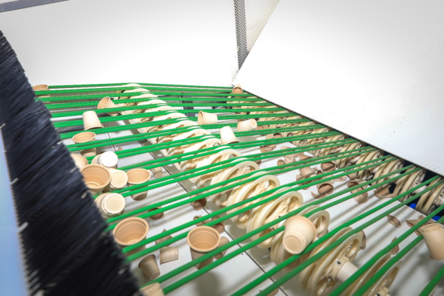 以竹代塑生产线。