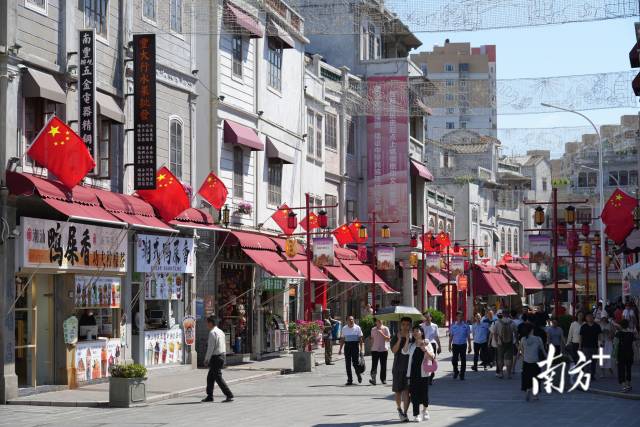 图集｜“中国红”扮靓汕头大街小巷