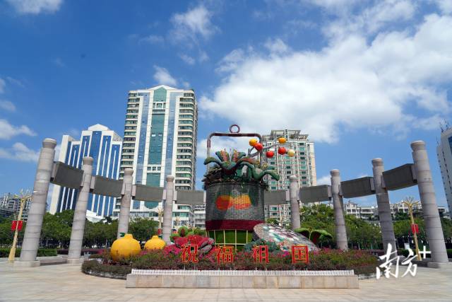 图集｜“中国红”扮靓汕头大街小巷