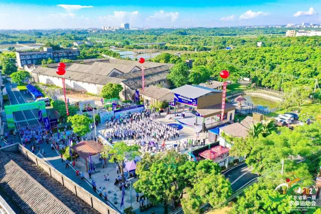 广东省第一届农事运动会在储良村开幕。