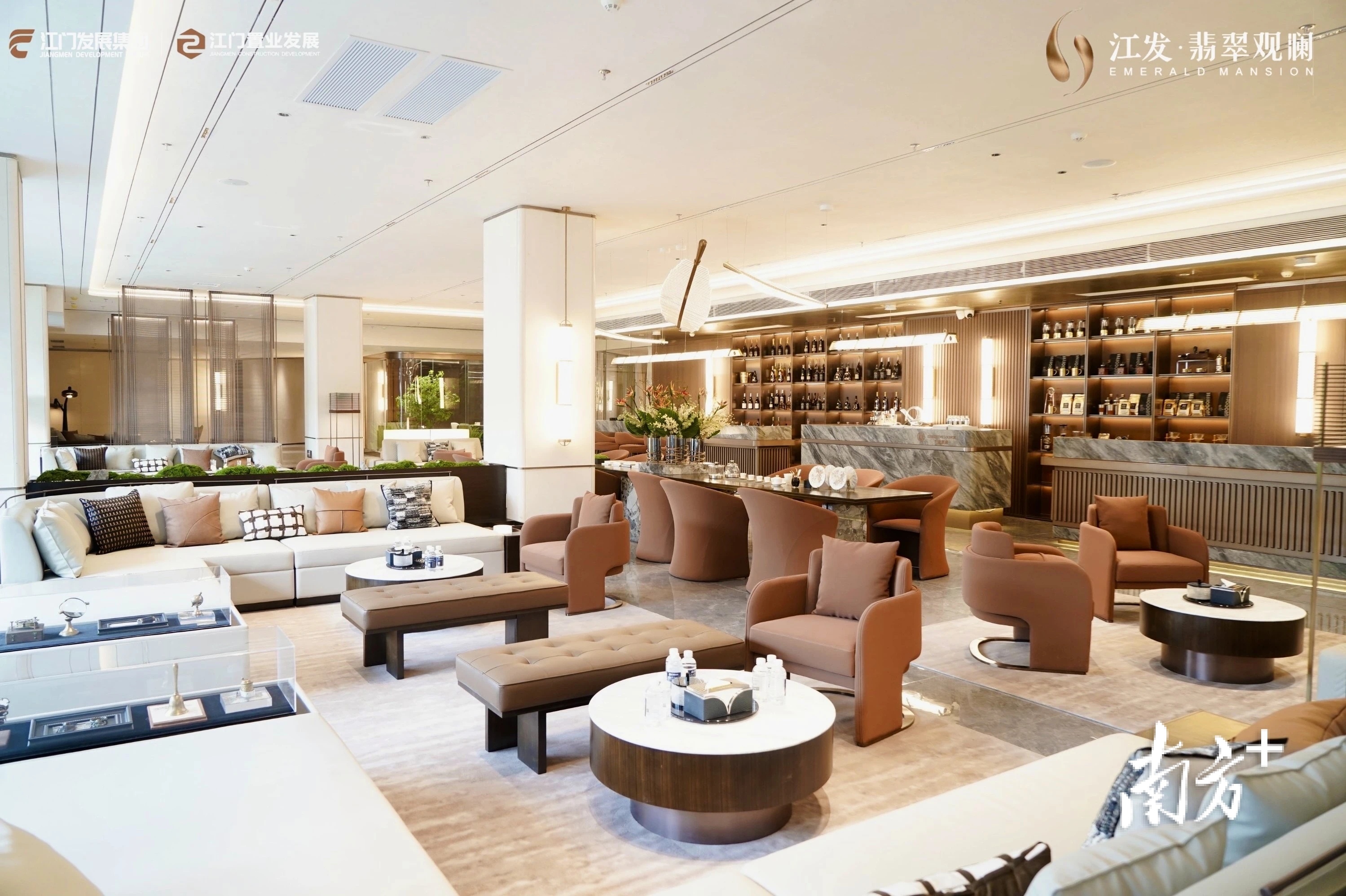 江发·翡翠观澜会所现场图。