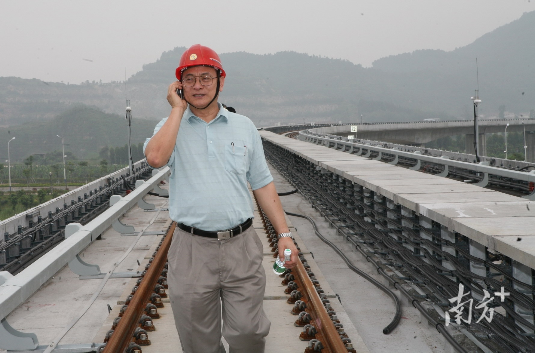陈韶章到广州地铁4号线蕉-金区间工地检查。