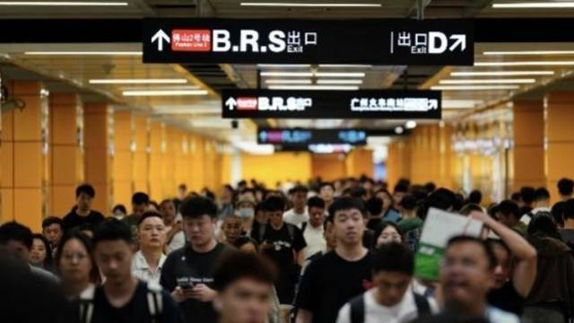 人从众！广州南站迎来返程高峰