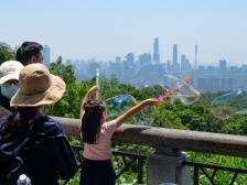 白云山周边部分路段临时交通管制！重阳登高广州各景区迎客流高峰