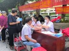 西丽街道丽雅社区开展长者健康服务日活动