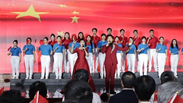 长风浩荡启新程 | 《南方日报》创刊75周年文艺演出