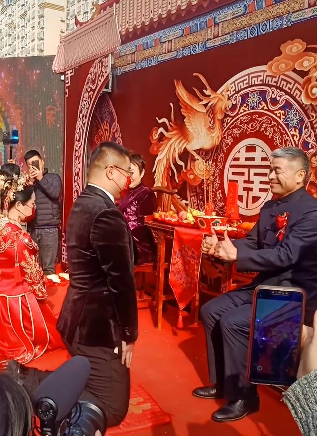郭刚堂参加儿子婚礼