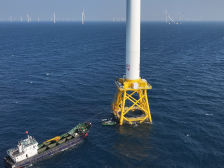 远海“巨兽”自动收鱼8万斤，智能“荔”器提升效率数十倍 丨 新质向上 农业焕新