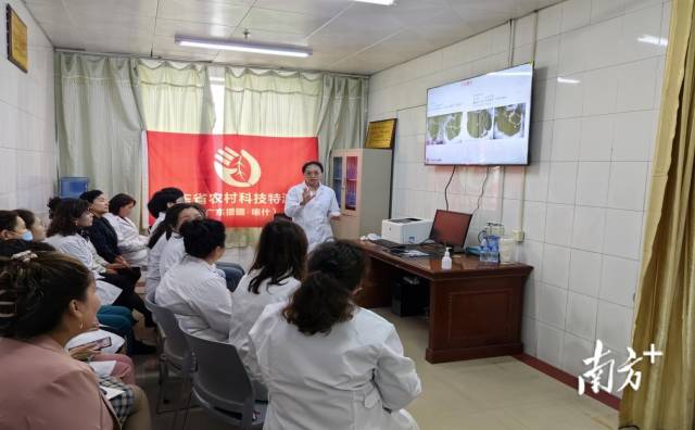 疏附县人民医院超声科主任、广州援疆医生曾功君