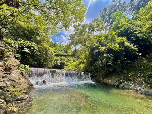 下吊丝村生态良好，空气清新、水质优良