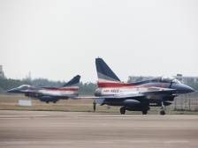 “中国战鹰”飞抵珠海！空军八一飞行表演队来啦！