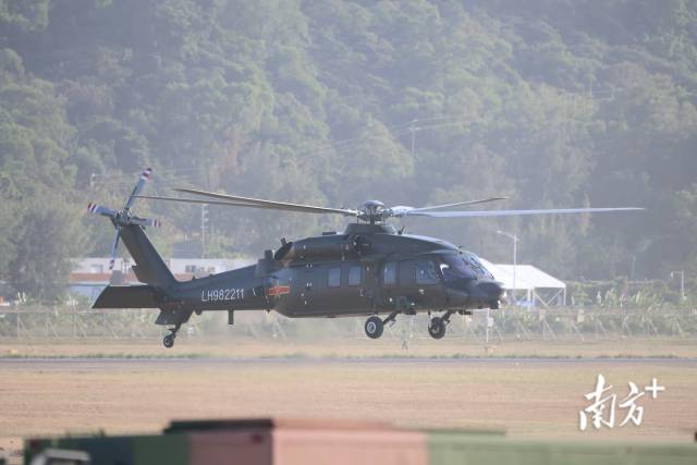 多图直击！直-20等6架陆军直升机抵达珠海