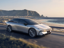 标配高阶智驾，小鹏P7+售价18.68万-21.88万元