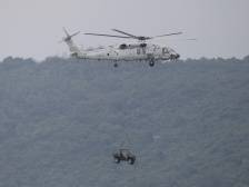 新装备亮相！海军直-20舰载型直升机进行适应性训练丨珠海航展·现场直击