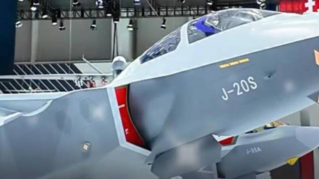 第十五届中国航展首次集齐海陆空主力战机