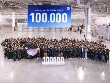 小米SU7已生产10万台，雷军回应“被催拧螺丝”