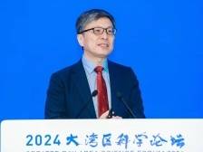 AI“下一站”？港科大校董会主席建议多关注行业大模型