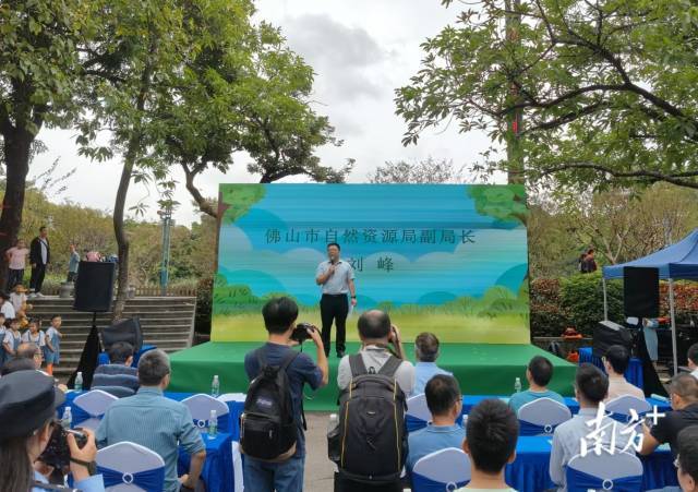 佛山市自然资源局副局长刘峰介绍绿美佛山建设情况。华声宇 摄