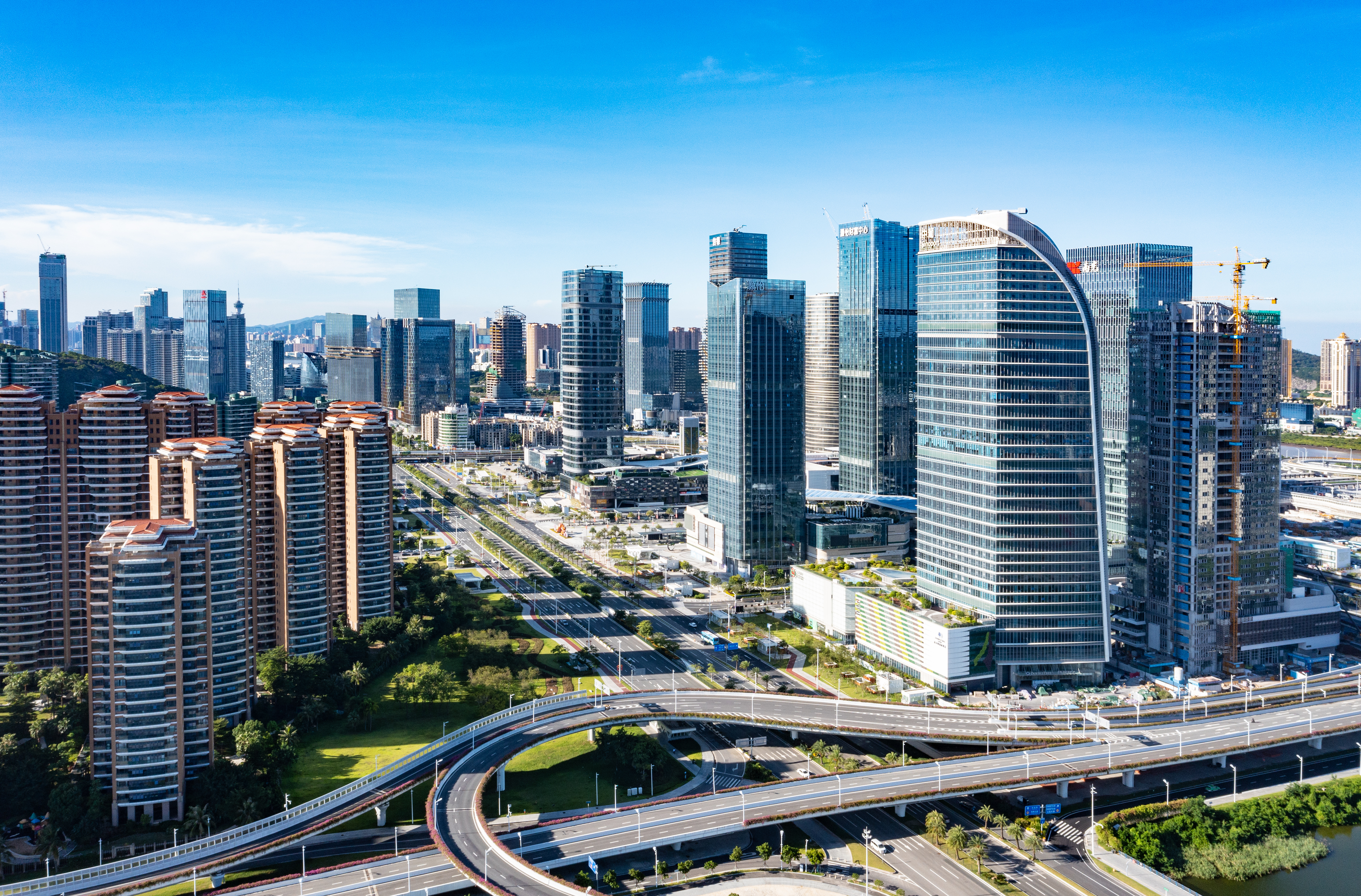 横琴环岛东路高楼林立。&nbsp;