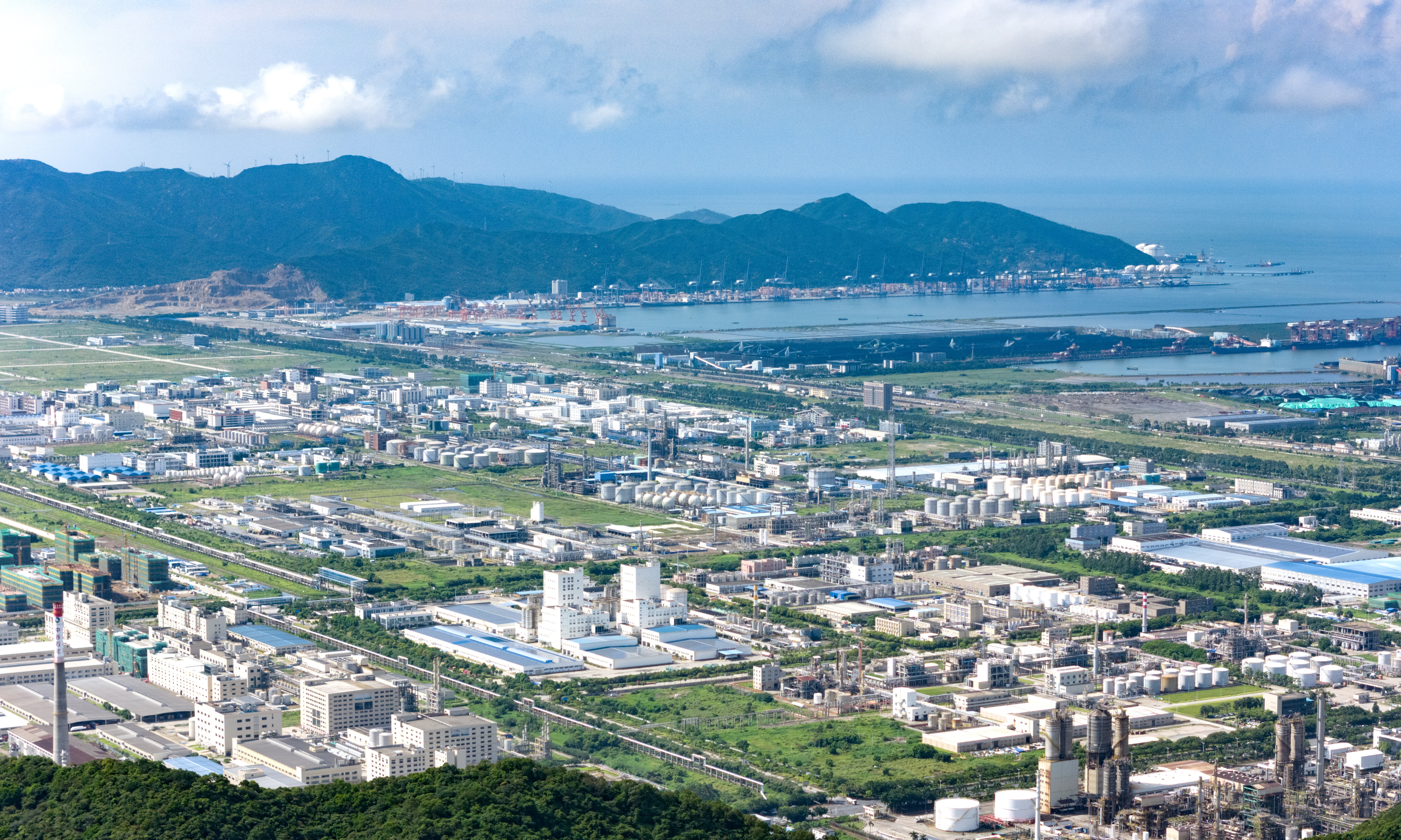 珠海经济技术开发区是珠江口西岸首个国家级经济技术开发区。 珠海经济技术开发区是珠江口西岸首个国家级经济技术开发区。