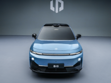 从巴黎到广州，零跑B10迎来国内首秀