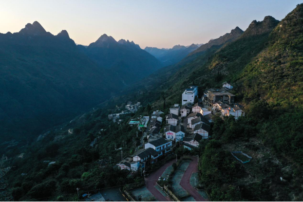 贵州山脉连绵起伏，峰峦叠嶂。