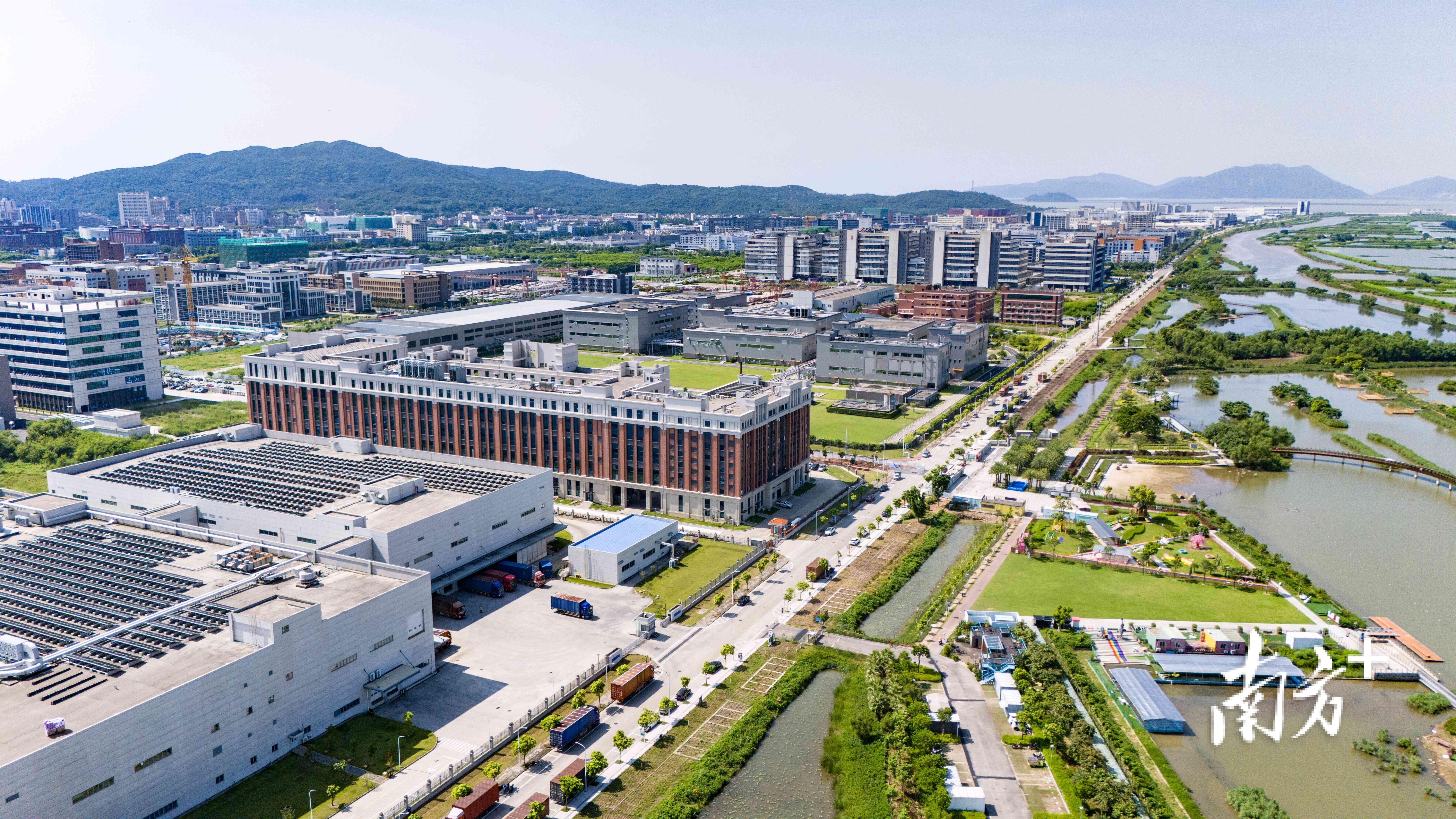 今年10月,金湾区在全市率先实施园长制改革,实施园区管理机构实体化运作。 今年10月,金湾区在全市率先实施园长制改革,实施园区管理机构实体化运作。