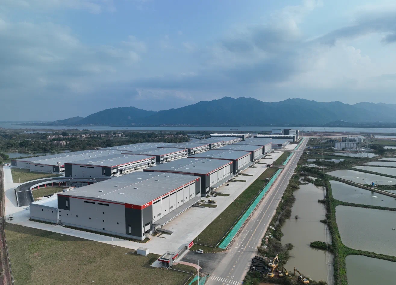 大社村周边的希音物流仓储中心。肇庆新区发布 供图