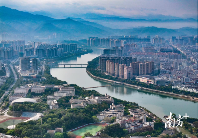 梅州狠抓发展第一要务，全面激发内生动力。何森垚 摄