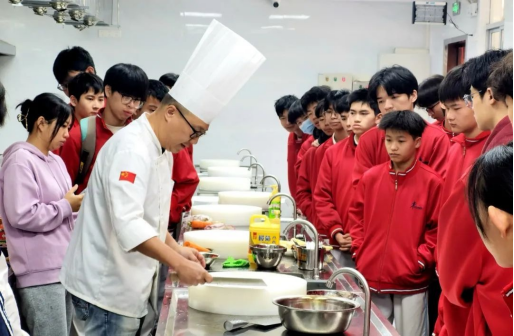 广东开展“乡村工匠”评审，1.2万名“田秀才”“土专家”脱颖而出。