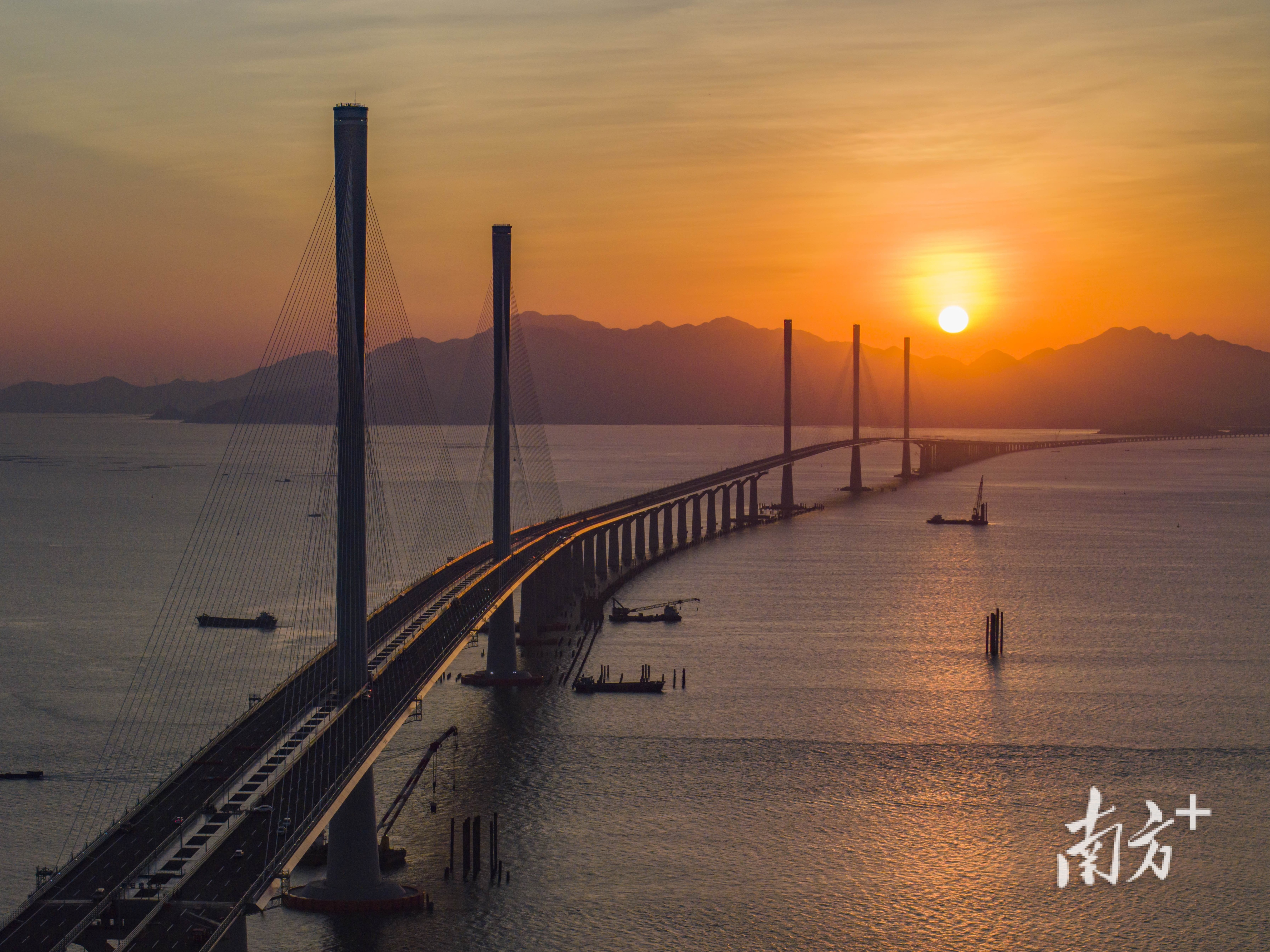 视频| 提前探营！记者带你打卡黄茅海上“小蛮腰”, image size:5336x4000