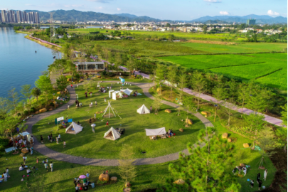 曾经是一片荒野的东江画廊，如今已变为了“自然里”露营地。&nbsp;