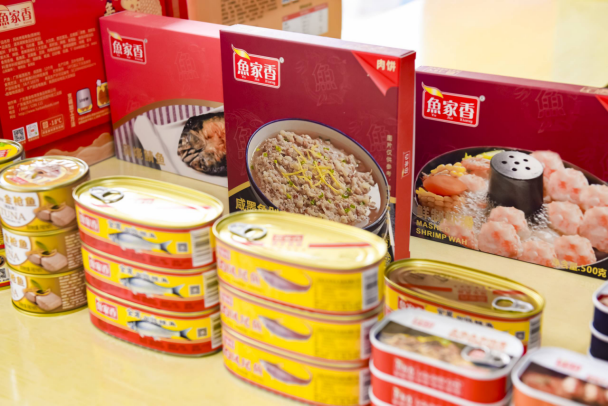 肉质鲜嫩，营养丰富的鲮鱼罐头。