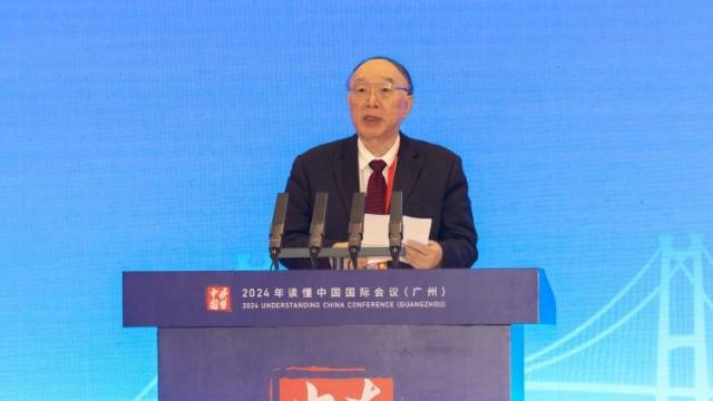 黄奇帆：若有近4亿人落户城镇，将为形成新的超大城市打下基础｜2024读懂中国