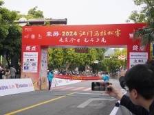江门市民热情助威呐喊，支持“家门口的马拉松”