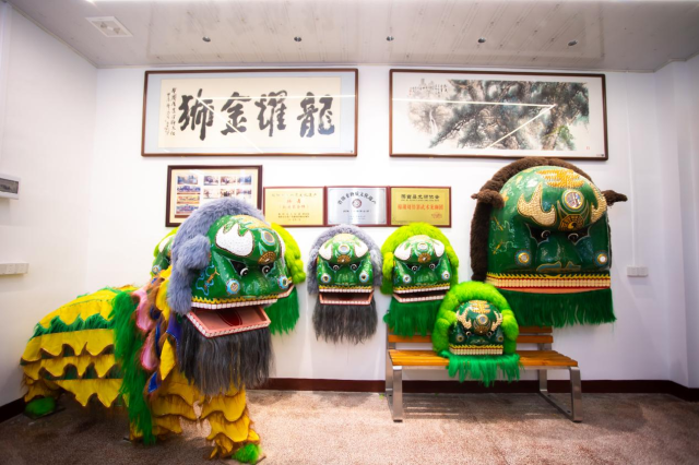 狮舞(刘厝寨金狮)