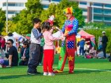 各国美食、音乐、义卖…深圳这所国际学校的冬季集市太吸睛