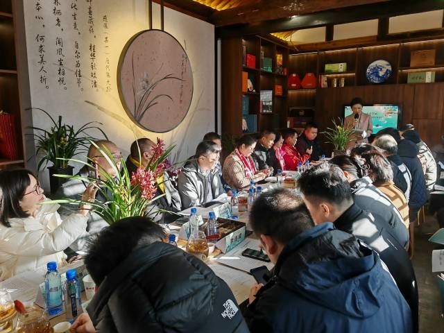 韶关的政府、企业代表与北京采购商、投资商代表面对面对话。