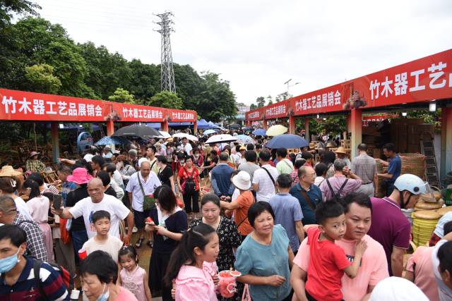 高流河古墟人潮翻涌 曾繁霖 拍摄