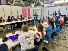 濠故事 | 世界职业技能竞赛评审关治平：年轻人懂设计懂市场，澳门走上国际“T台”