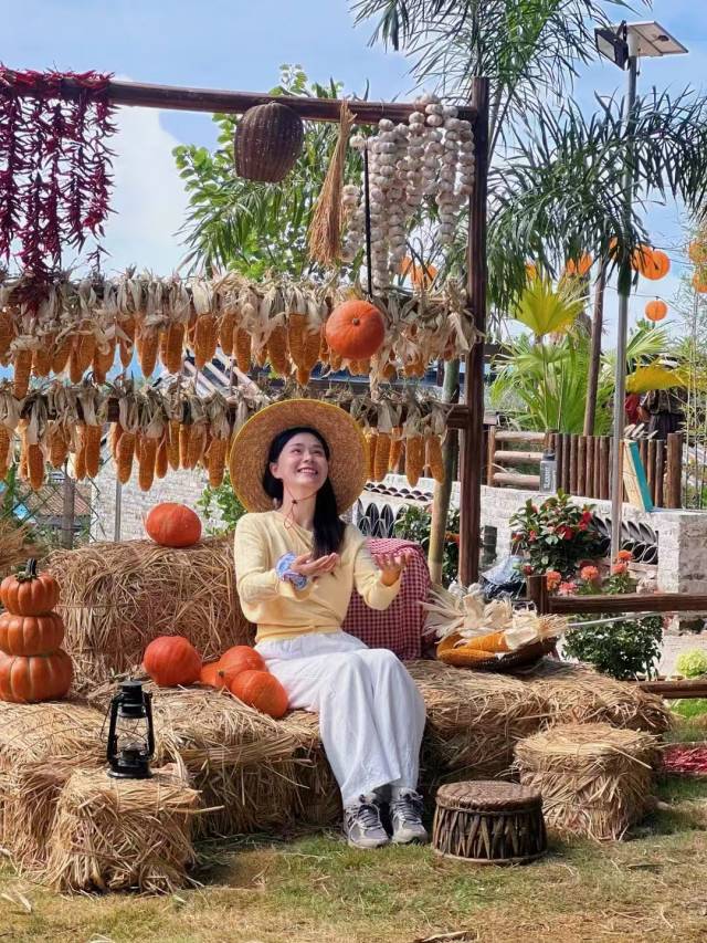 刘小婷在屋顶咖啡。