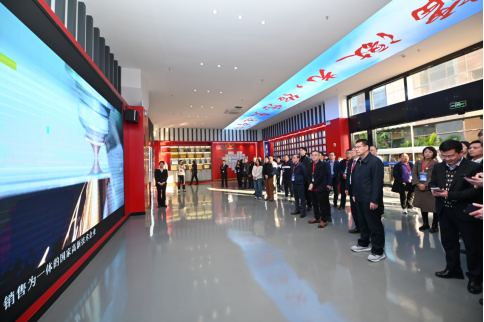 企业代表团到铭雷激光智能装备（河源）有限公司调研。