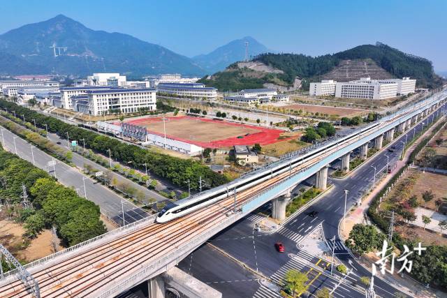 广清城际铁路北延线开通运营,提速驶往“广清半小时生活圈”_南方+_南方plus
