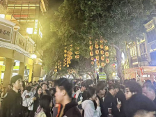 视频｜你好2025，北京路步行街见证市民跨年盛会